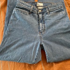 FDJ French dressing back pocketless light wash jeans 2% spandex. 98% cotton.